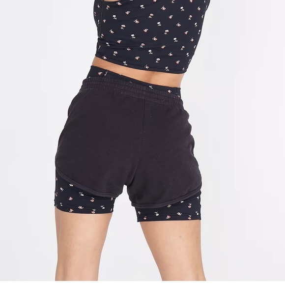 Madewell Sweatshorts - Picture 2 of 5